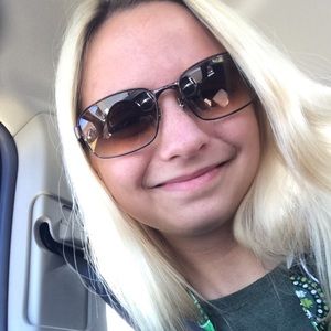 Meet your Posher, Leia